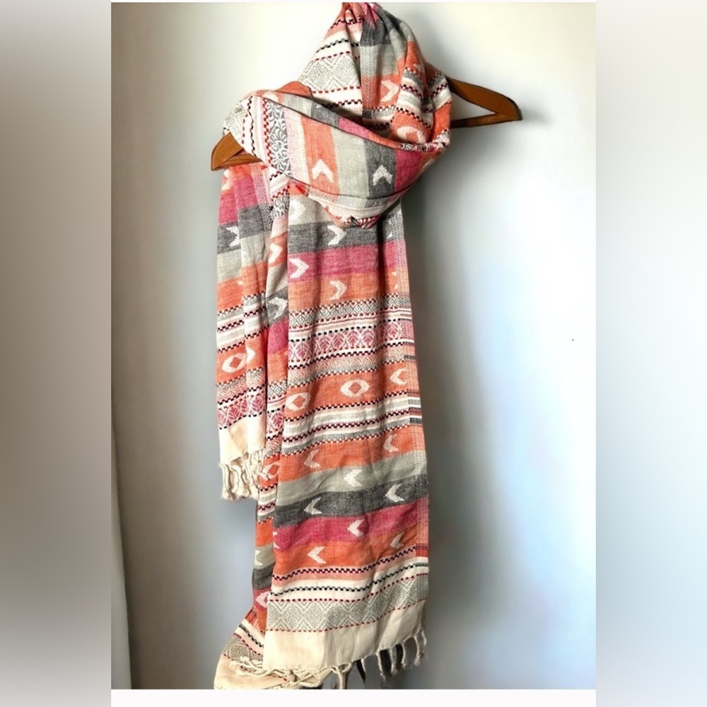NWOT TEN THOUSAND VILLAGES AZTEC TRIBAL  BOHO LARGE SCARF